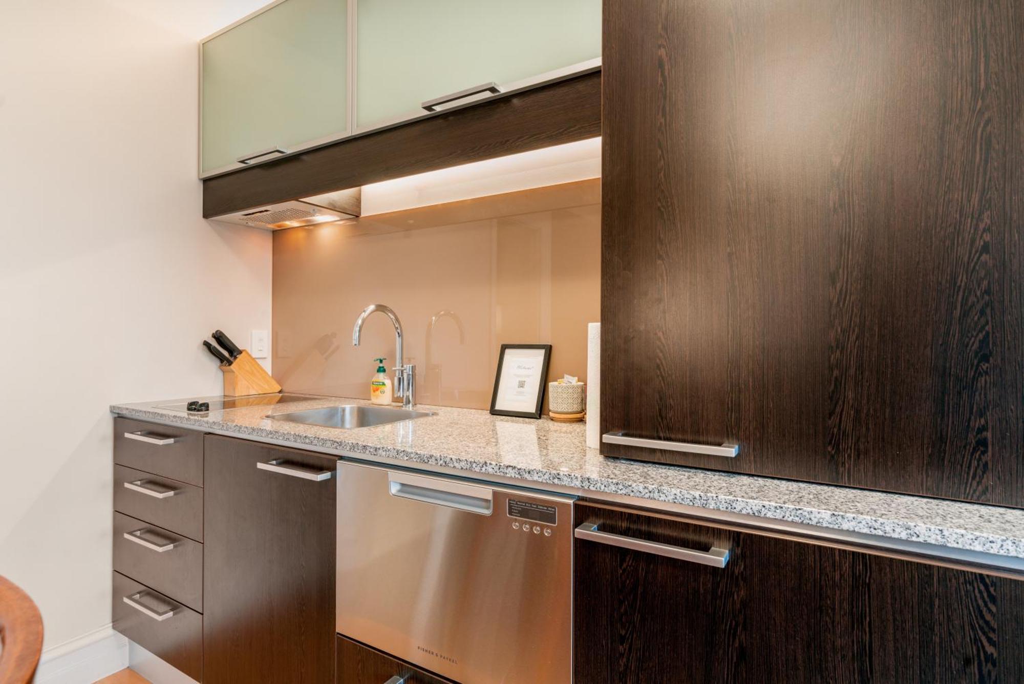 The Beacon - 2 Bedroom Town Center Apartment Queenstown Exterior photo